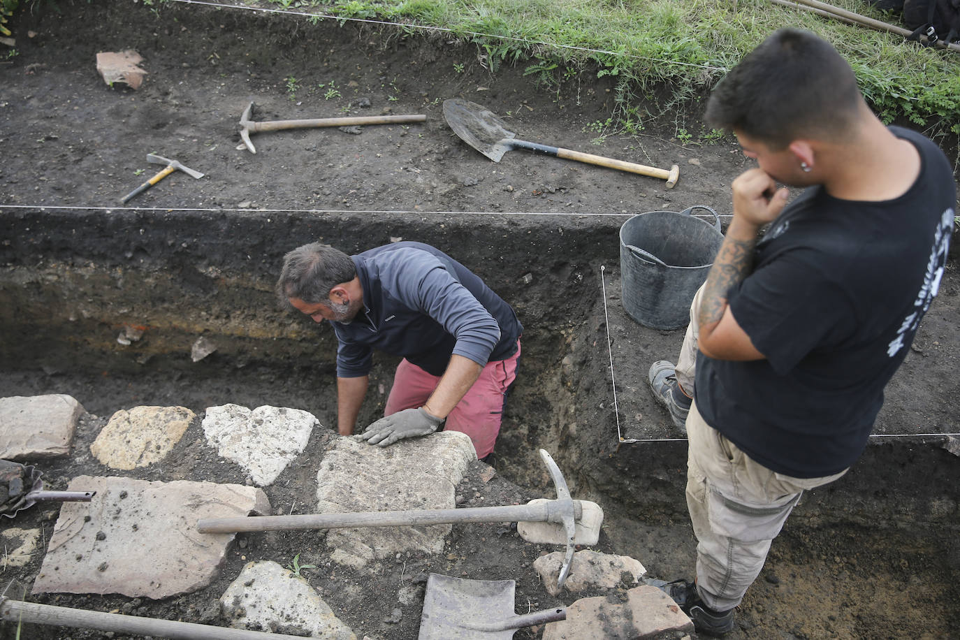 Los trabajos de excavación los está llevando a cabo la empresa Terra Arqueos. damián arienza