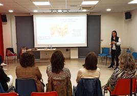 Primera de las conferencias de la Escuela de Familias de Llanera.