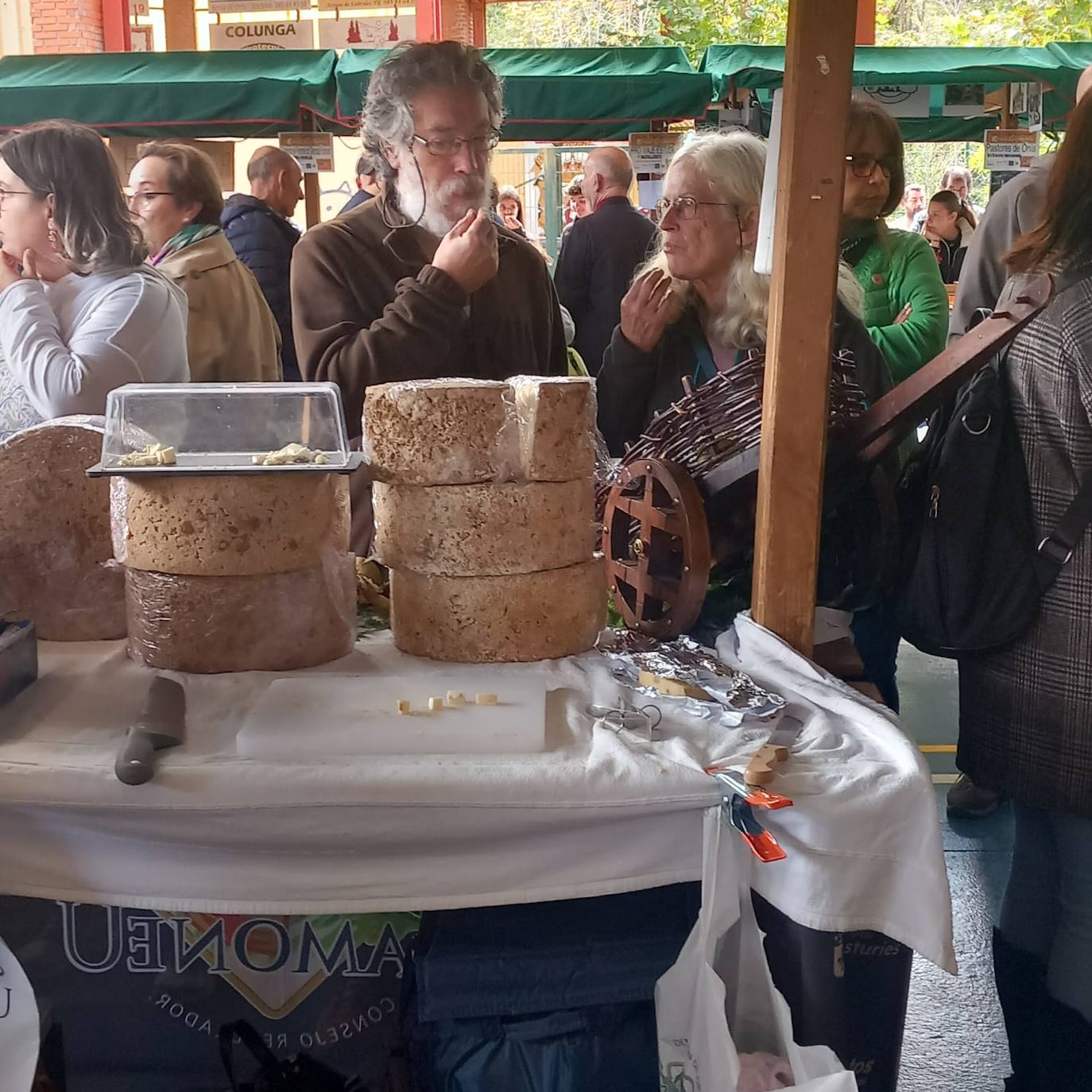 Más de 2.000 kilos de queso en la feria del Gamonéu de Benia