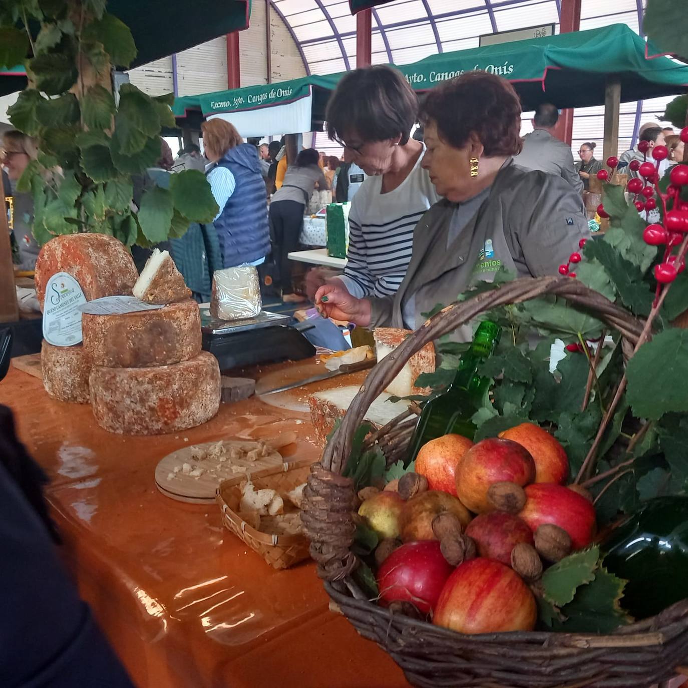 Más de 2.000 kilos de queso en la feria del Gamonéu de Benia