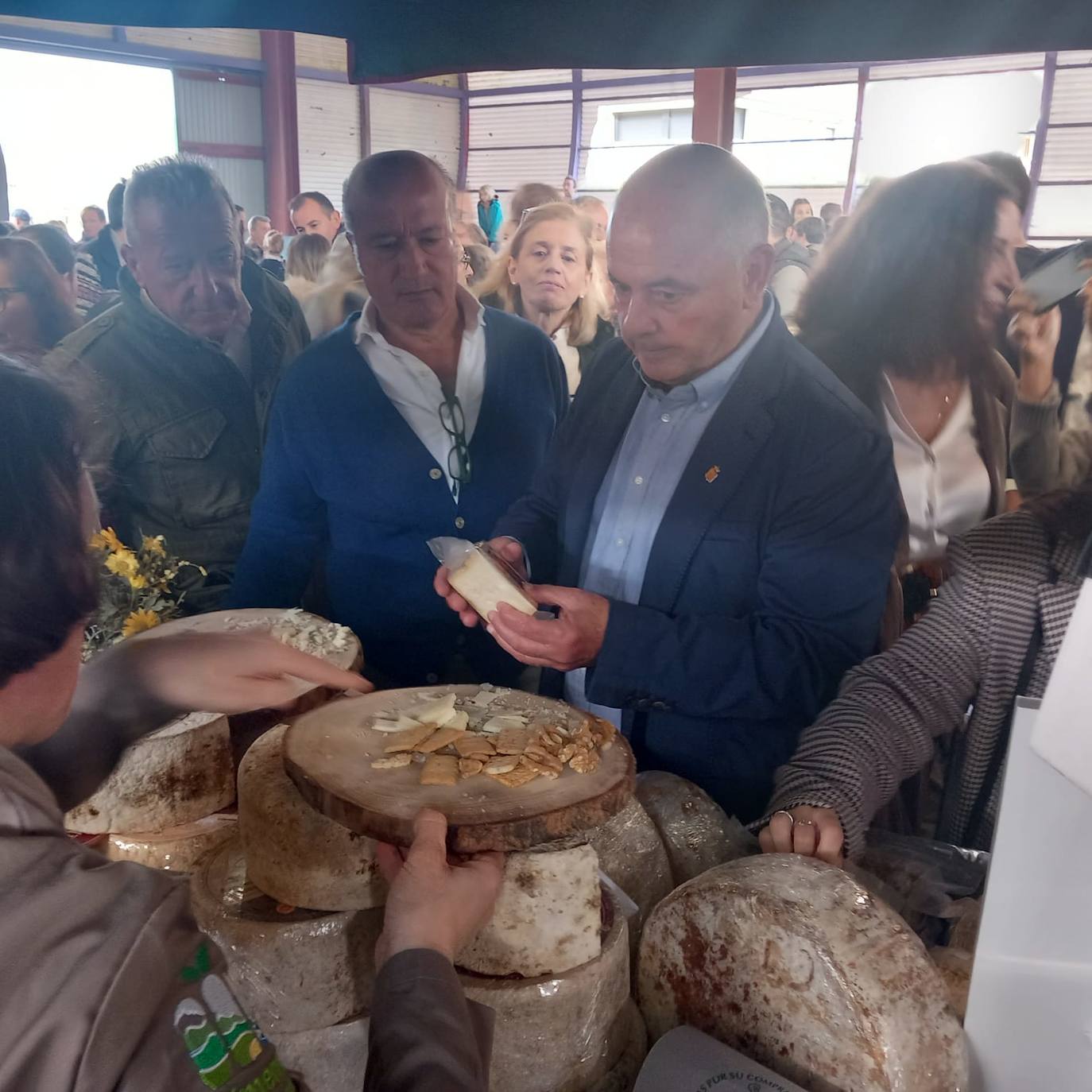 Más de 2.000 kilos de queso en la feria del Gamonéu de Benia