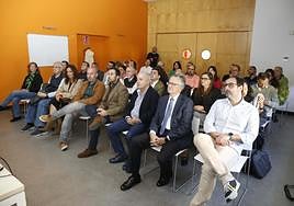 La jornada, en la que participaron el presidente de la Confederación, Manuel Gutiérrez, y el alcalde de Pravia, David Álvarez, se celebró en Pravia.