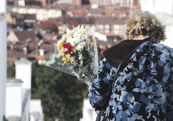 Gijón adelanta su visita a los cementerios