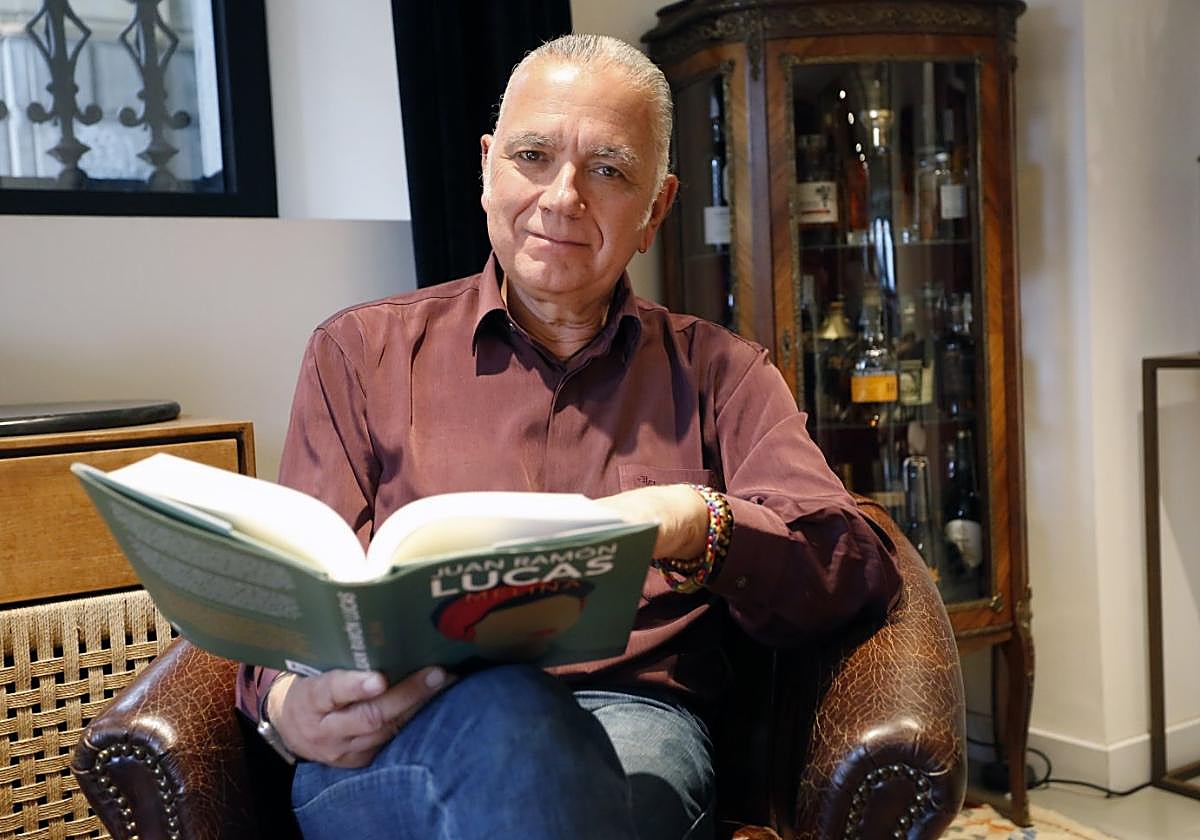 Juan Ramón Lucas, durante la entrevista, en la sede de EL COMERCIO.