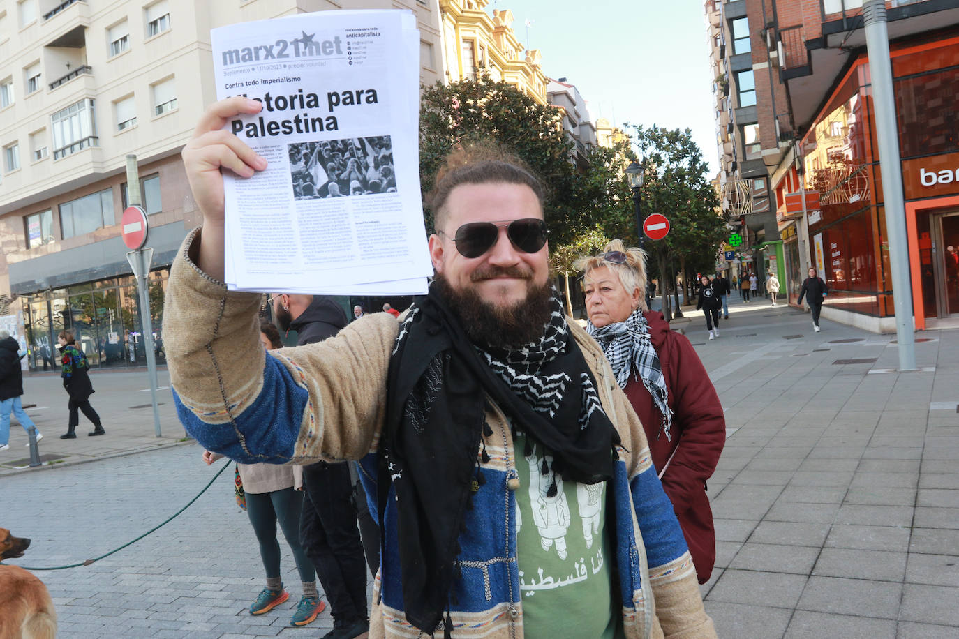 Multitudinaria manifestación a favor de Palestina en Gijón