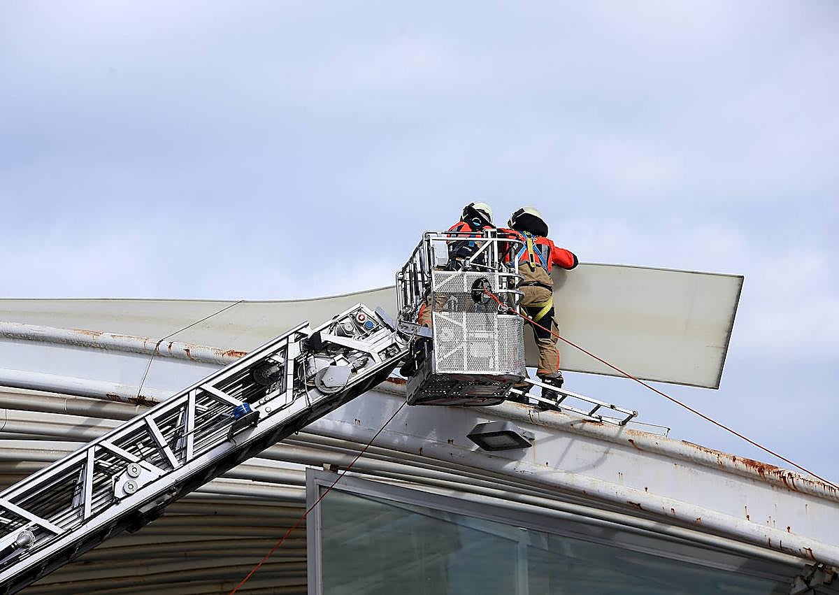 Imagen secundaria 1 - Plaza de los Ferroviarios, La Losa, donde se ha levantado parte de la cúpula.