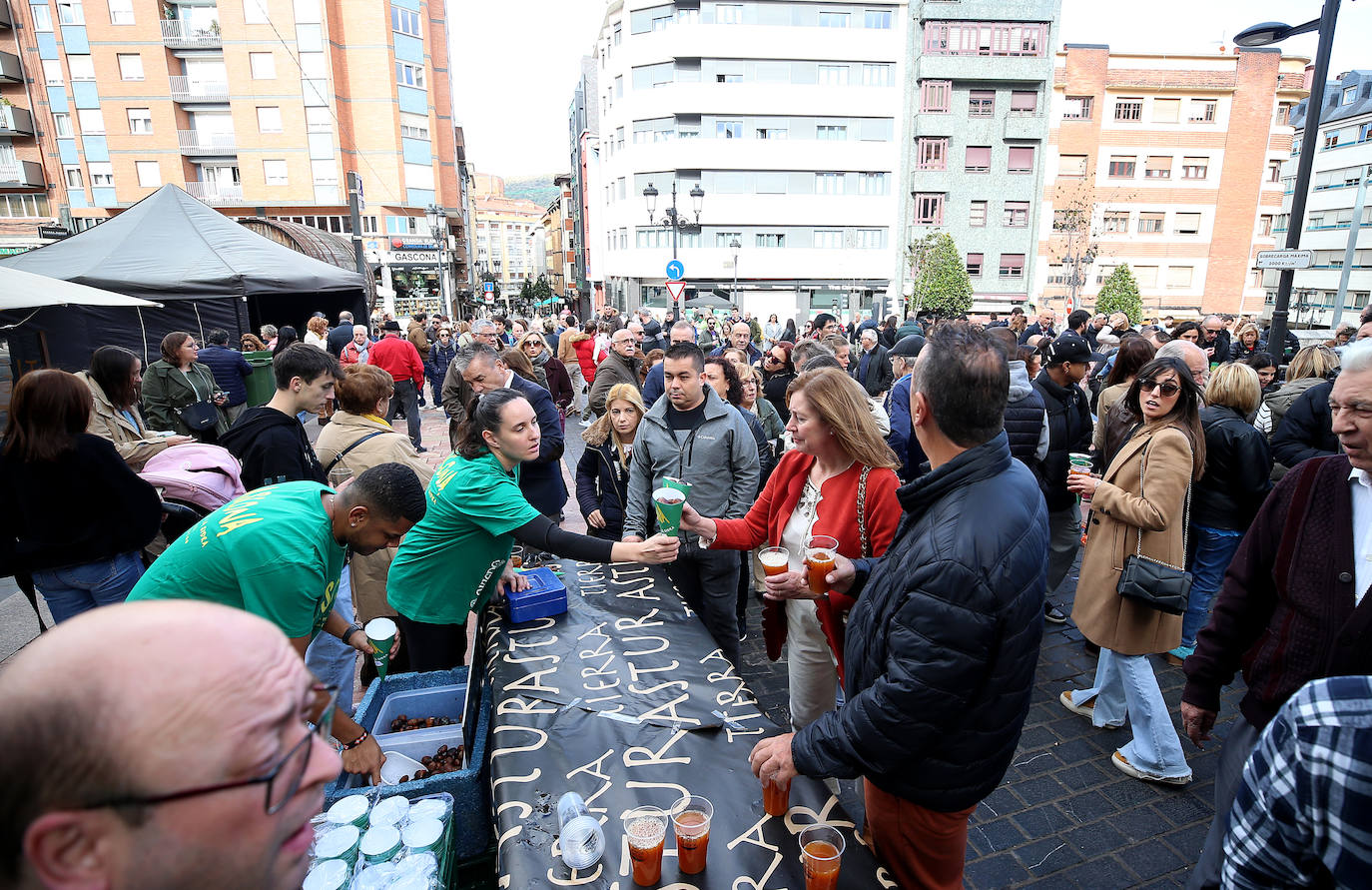 Sidra dulce y castañas asadas para celebrar el tradicional amagüestu de Gascona