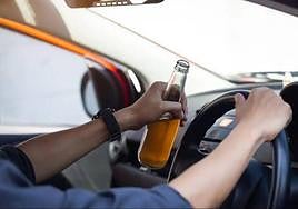 Detenido en Ciaño por quintuplicar la tasa de alcohol y conducir en sentido contrario