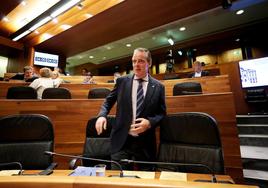 El consejero de Medio Rural y Política Agraria, Marcelino Marcos Líndez, ayer, en la Junta General.