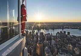 Una promoción de vértigo: Jared Leto escala el Empire State y se convierte en la primera persona en alcanzar legalmente la cima