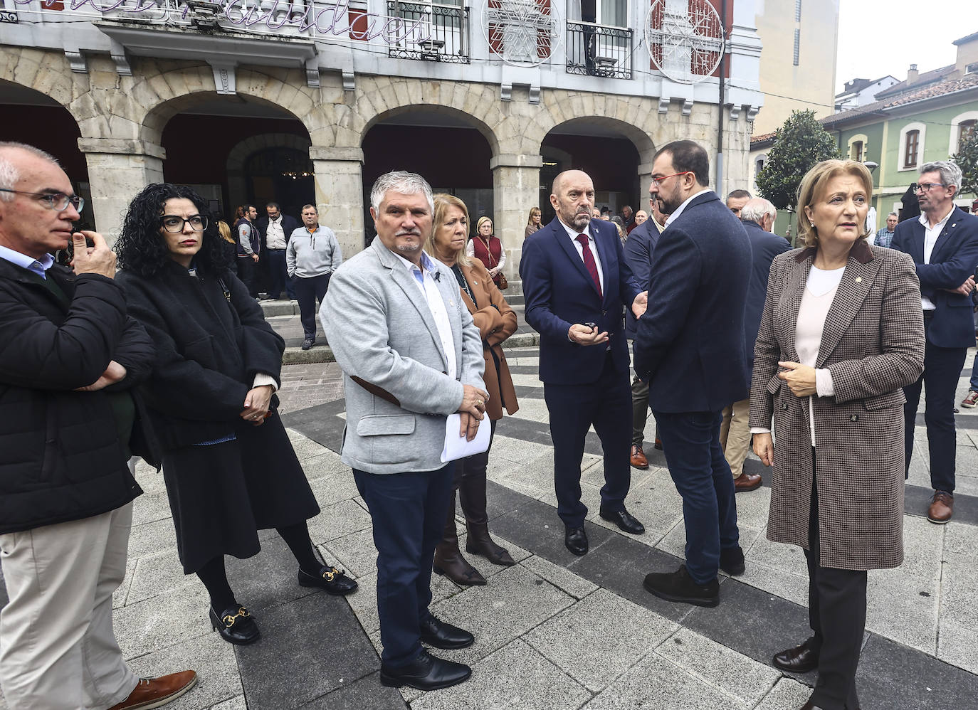 Tristeza y emoción en la capilla ardiente de Aníbal Vázquez, «una referencia moral»