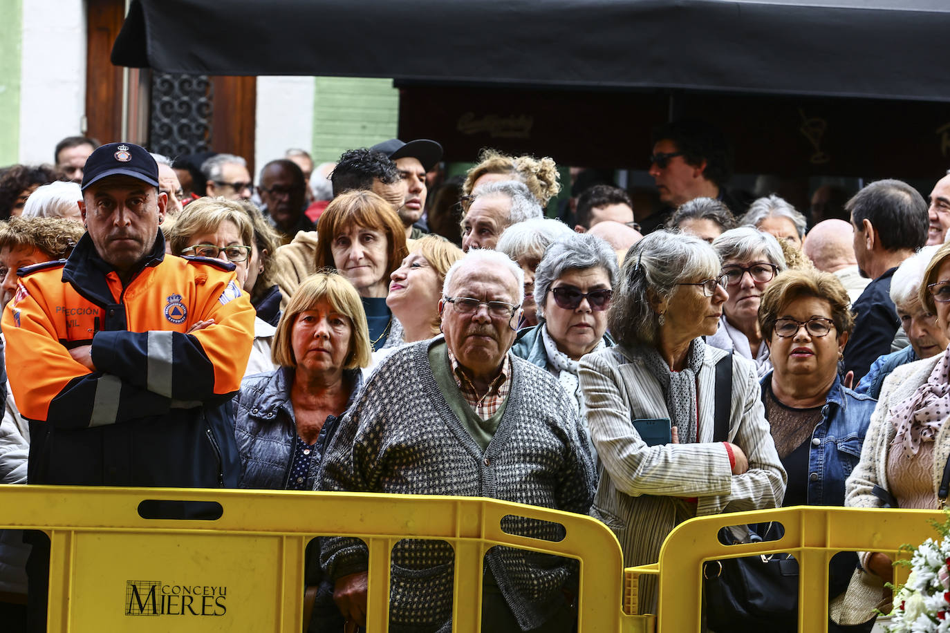 Emotivo y multitudinario adiós a Aníbal Vázquez en Mieres