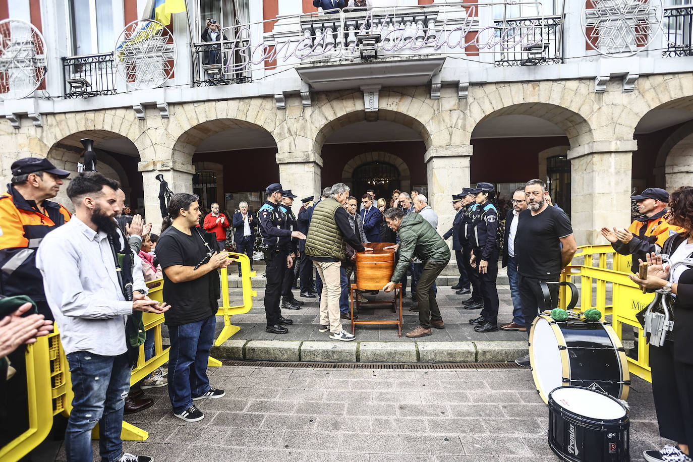 Emotivo y multitudinario adiós a Aníbal Vázquez en Mieres