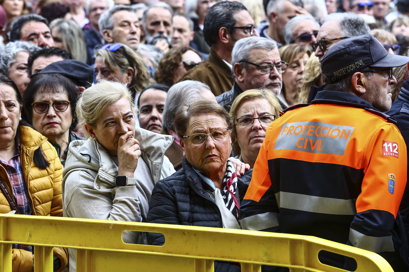 Emotivo y multitudinario adiós a Aníbal Vázquez en Mieres