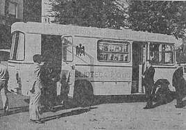 El 'bibliobus', en el Campo Valdés.