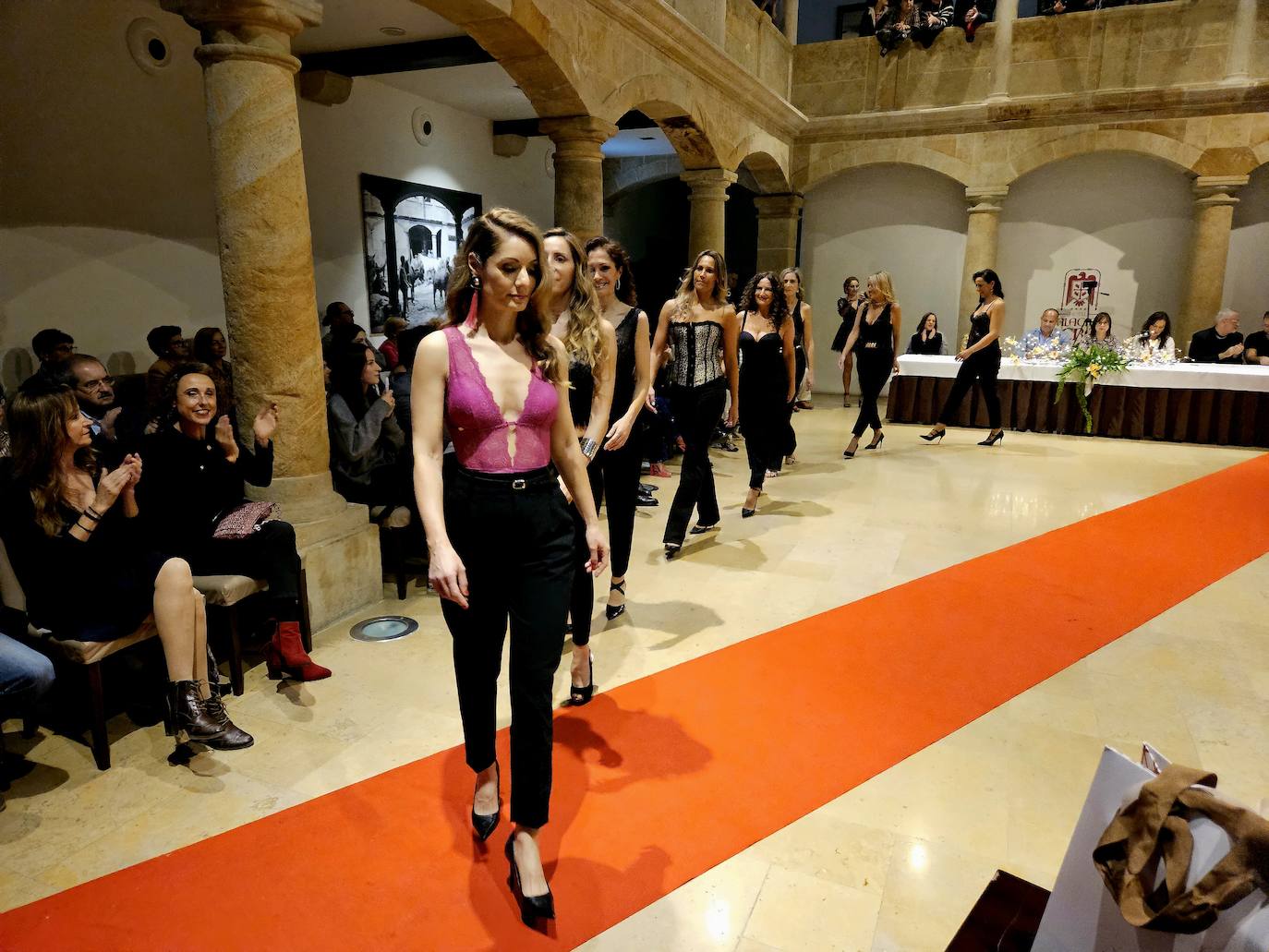 Así fue la final del certamen de belleza Royal Spain celebrado en Tineo