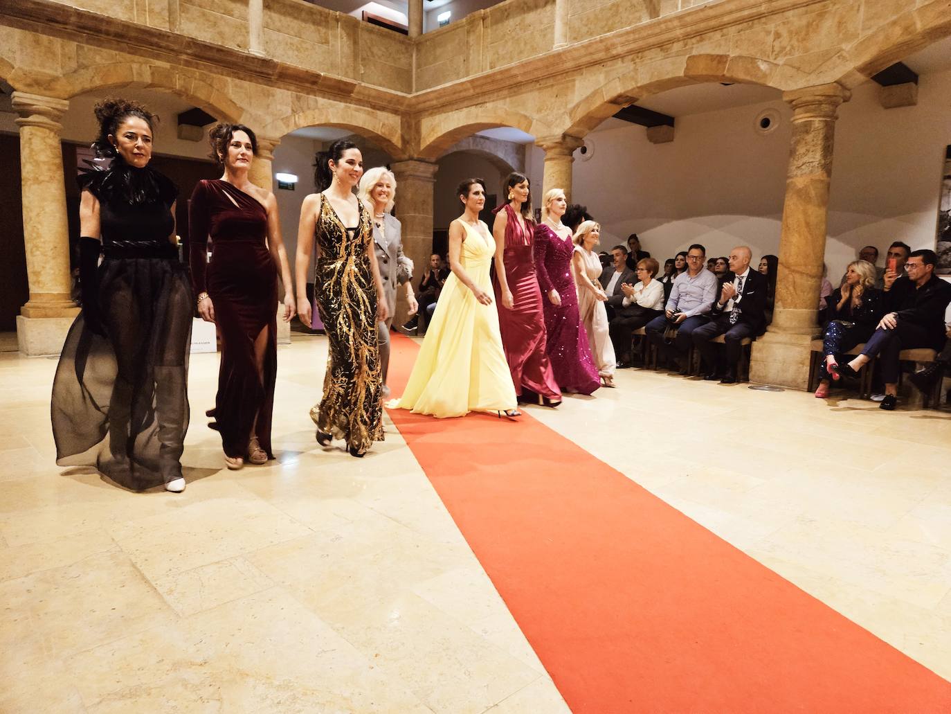 Así fue la final del certamen de belleza Royal Spain celebrado en Tineo