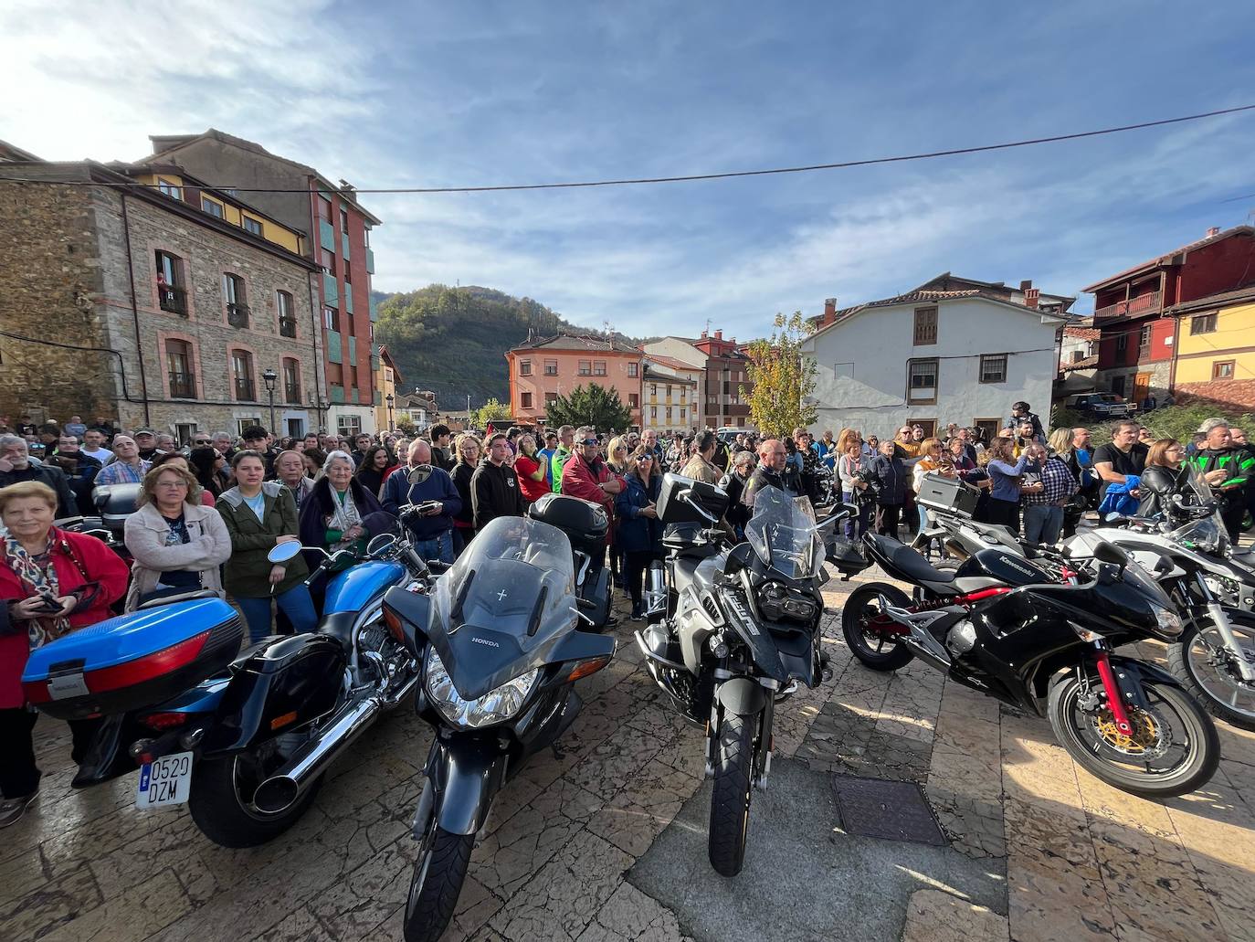 Sonoro homenaje en Cabañaquinta al joven piloto Samuel Díaz