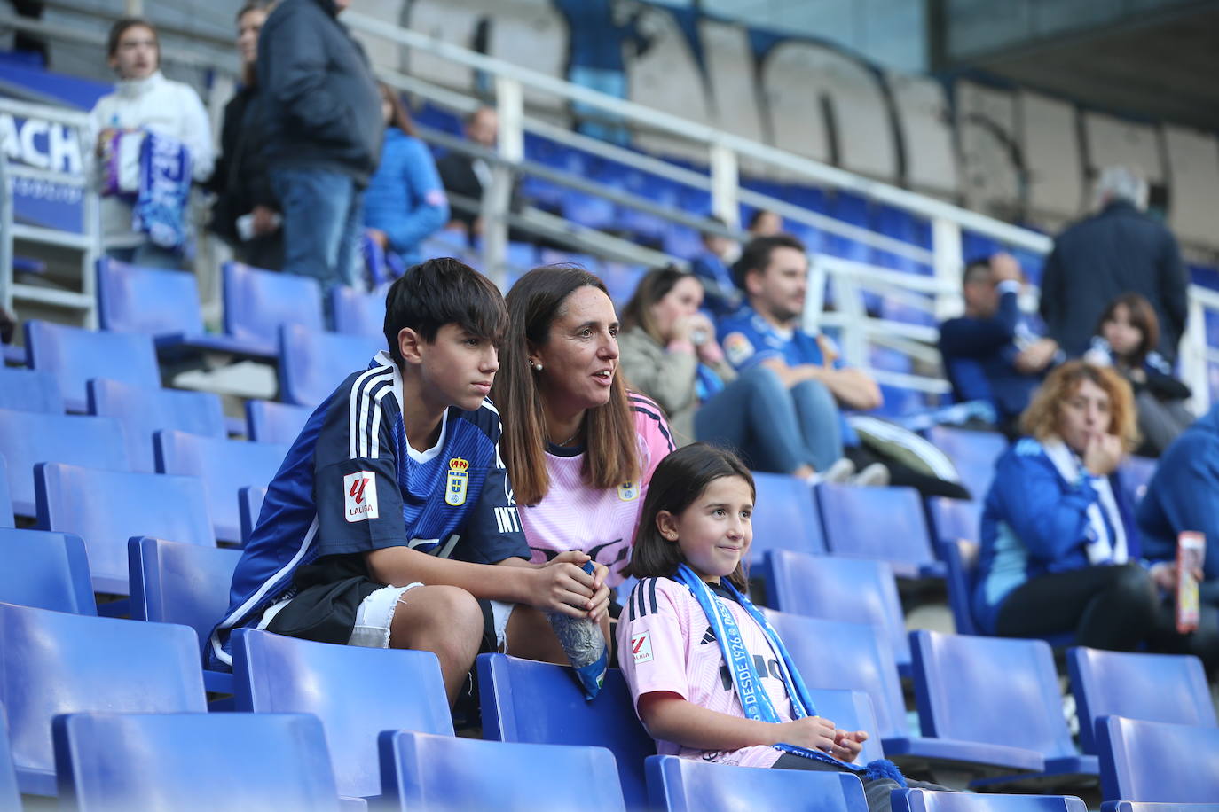 ¿Estuviste viendo el Oviedo - Eibar? ¡Búscate en las fotos del Tartiere!