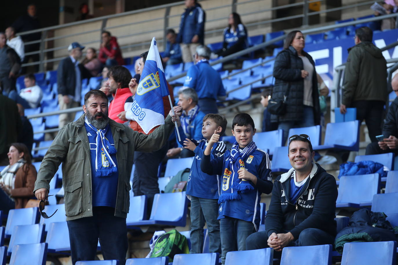 ¿Estuviste viendo el Oviedo - Eibar? ¡Búscate en las fotos del Tartiere!