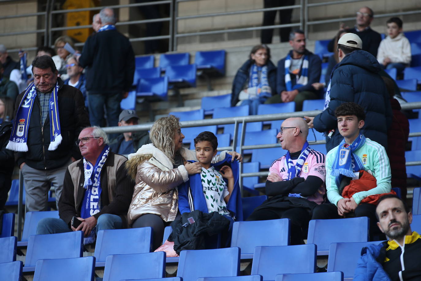 ¿Estuviste viendo el Oviedo - Eibar? ¡Búscate en las fotos del Tartiere!