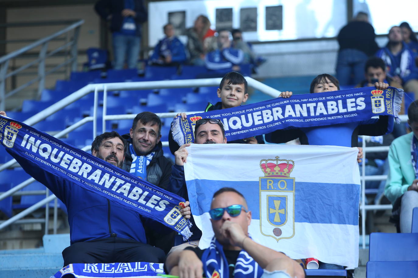 ¿Estuviste viendo el Oviedo - Eibar? ¡Búscate en las fotos del Tartiere!