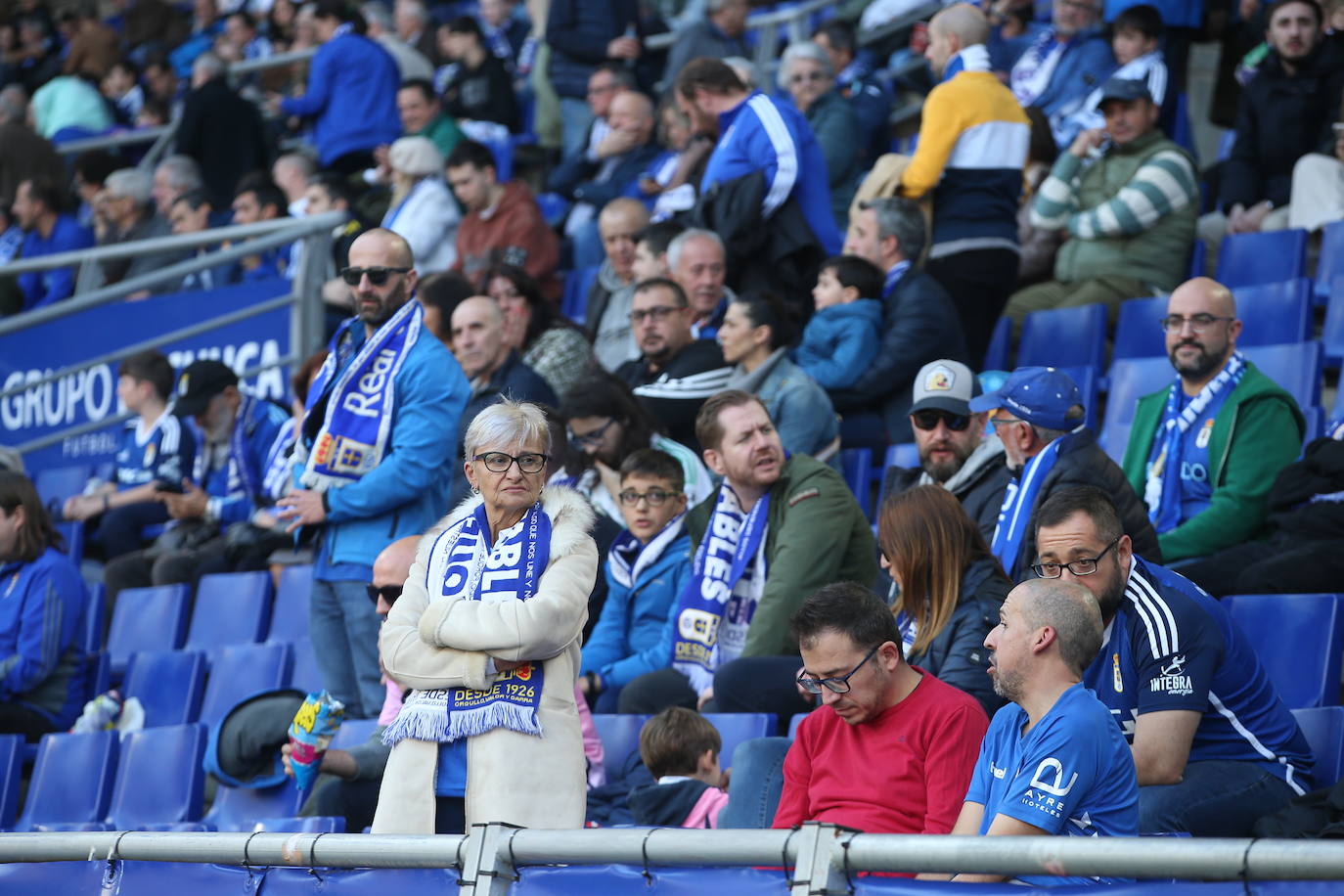 ¿Estuviste viendo el Oviedo - Eibar? ¡Búscate en las fotos del Tartiere!