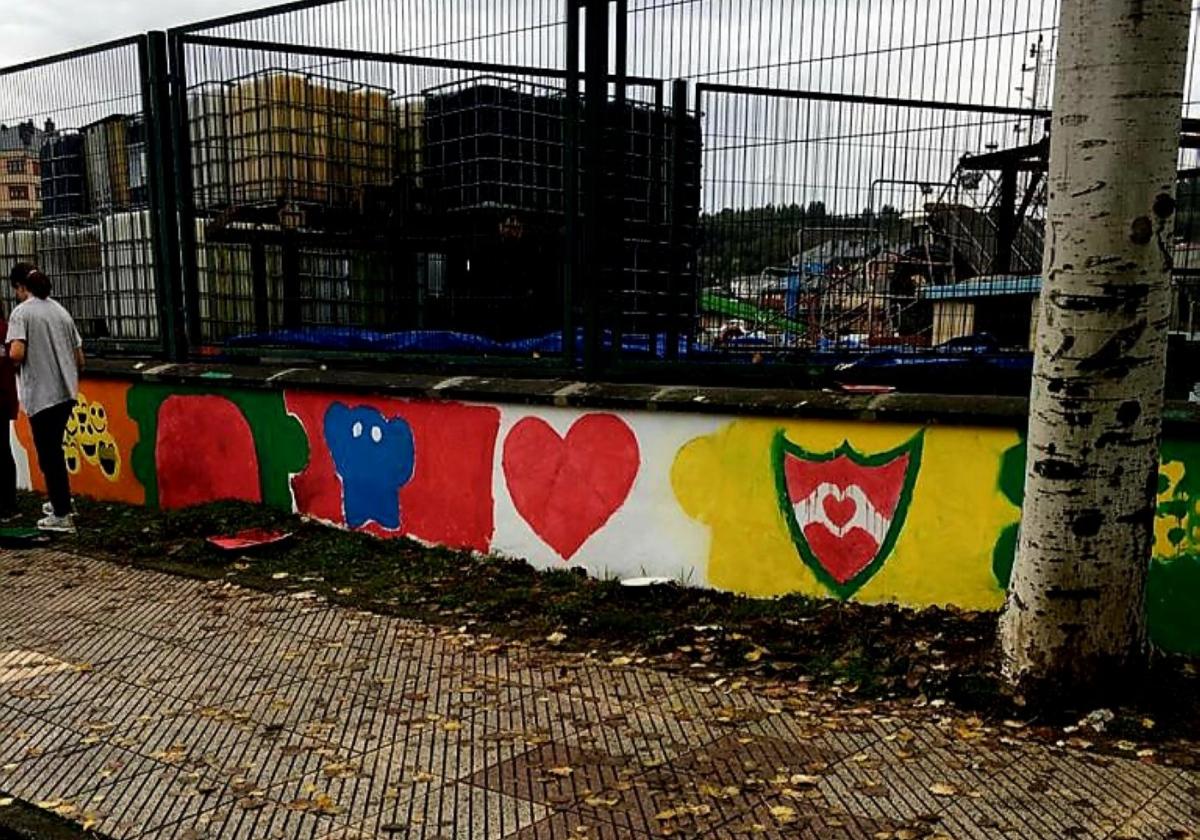 El mural pintado los Derechos de la Infancia.