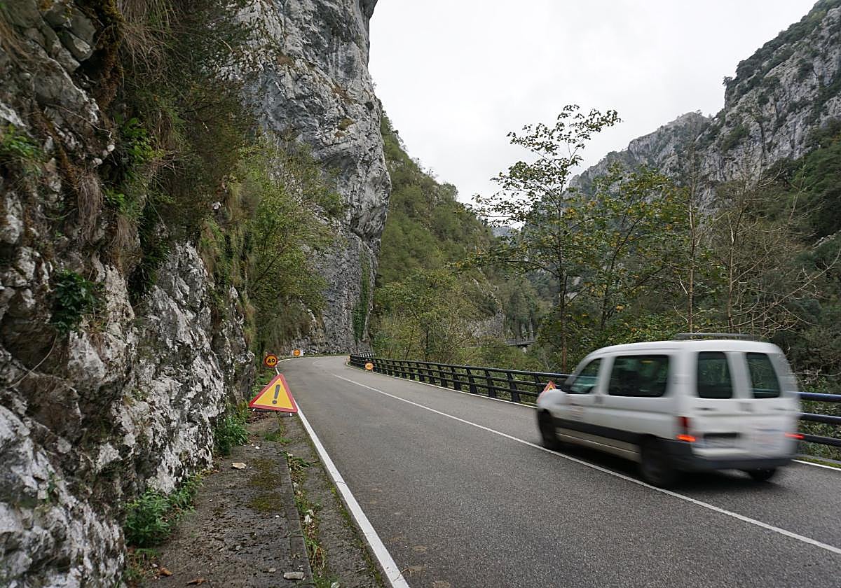 Punto de la AS-114 donde ocurrió el accidente mortal en octubre.