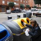 La consejera defiende la subida de la tasa de basura como un «incentivo económico» para que los asturianos reciclen