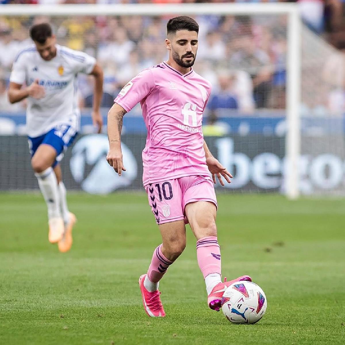 «Mi sueño de niño era jugar en El Molinón con la camiseta del Sporting»