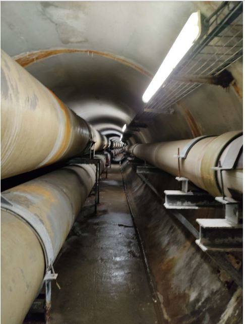 El agua marina filtrada está provocando importantes daños en los tres colectores del saneamiento.