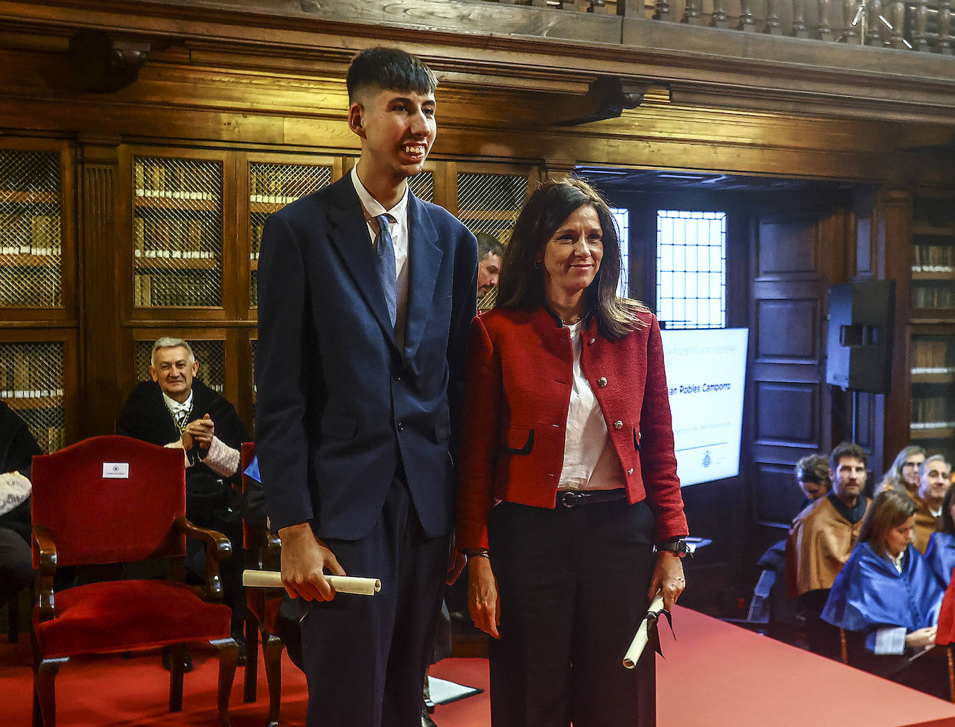 La Universidad entrega sus premios a «a los más sobresalientes»