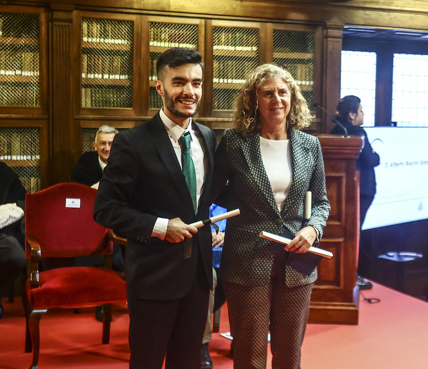 La Universidad entrega sus premios a «a los más sobresalientes»