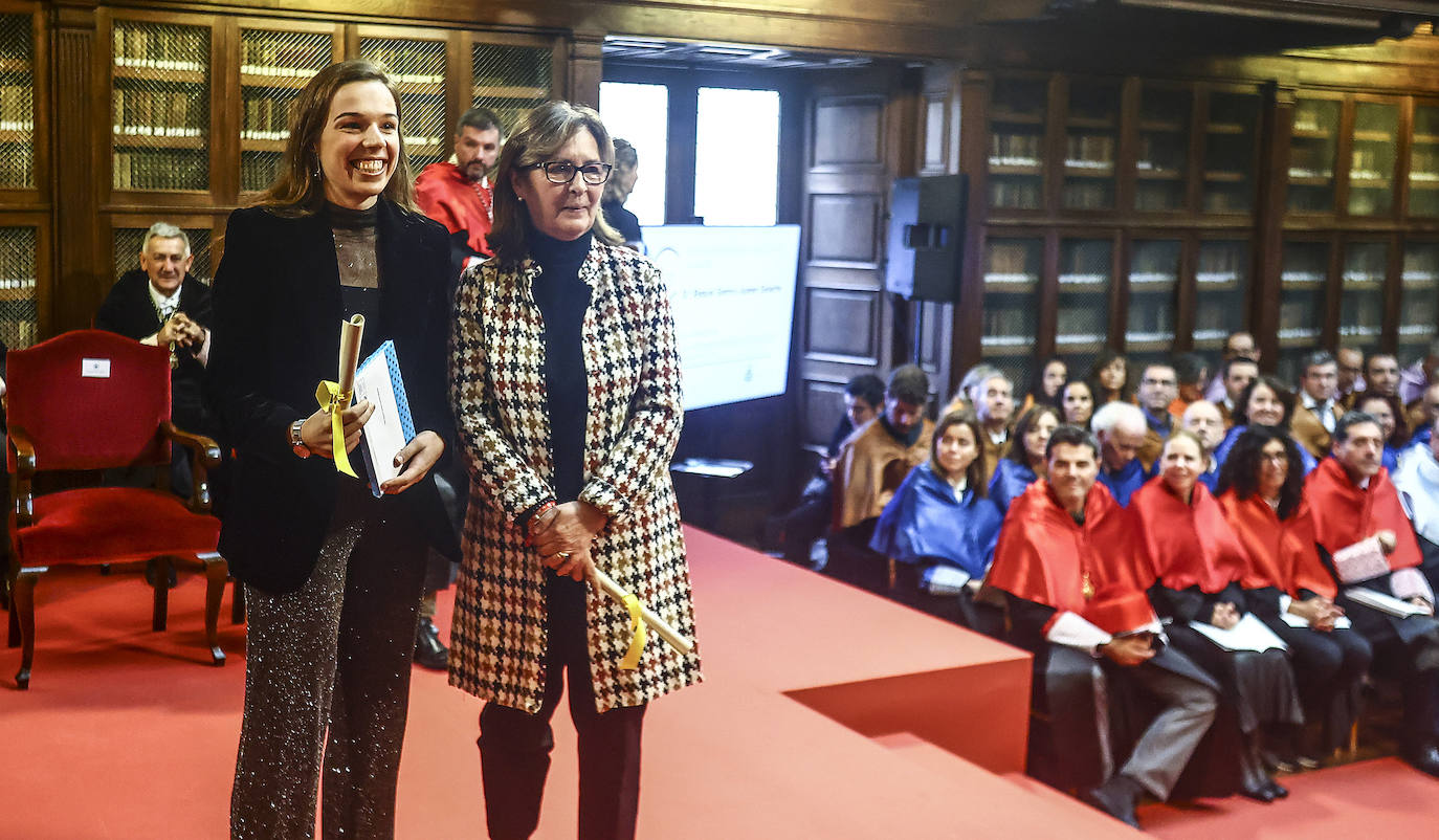 La Universidad entrega sus premios a «a los más sobresalientes»