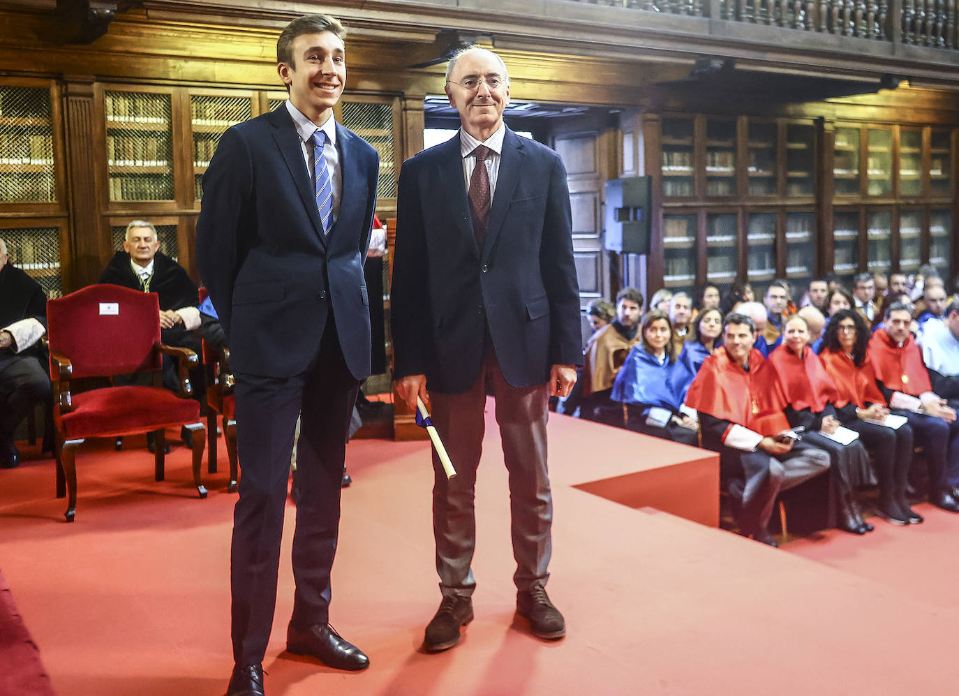 La Universidad entrega sus premios a «a los más sobresalientes»