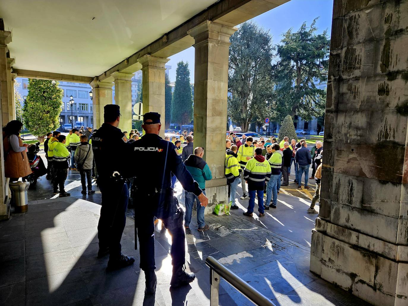 Los trabajadores de Orovalle protestan en Oviedo: «No vamos a vender nuestros derechos»