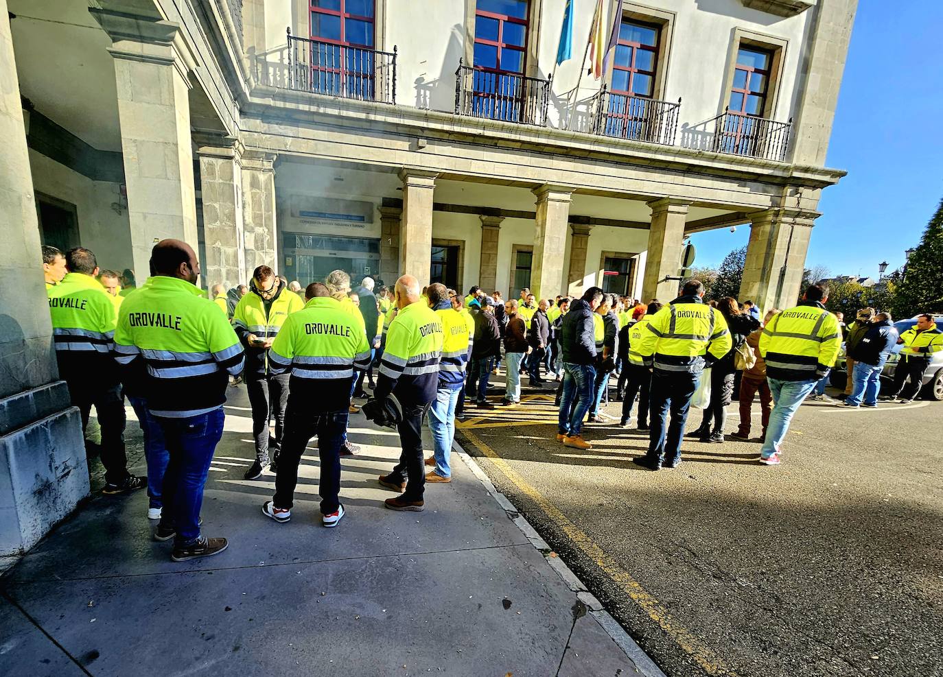 Los trabajadores de Orovalle protestan en Oviedo: «No vamos a vender nuestros derechos»