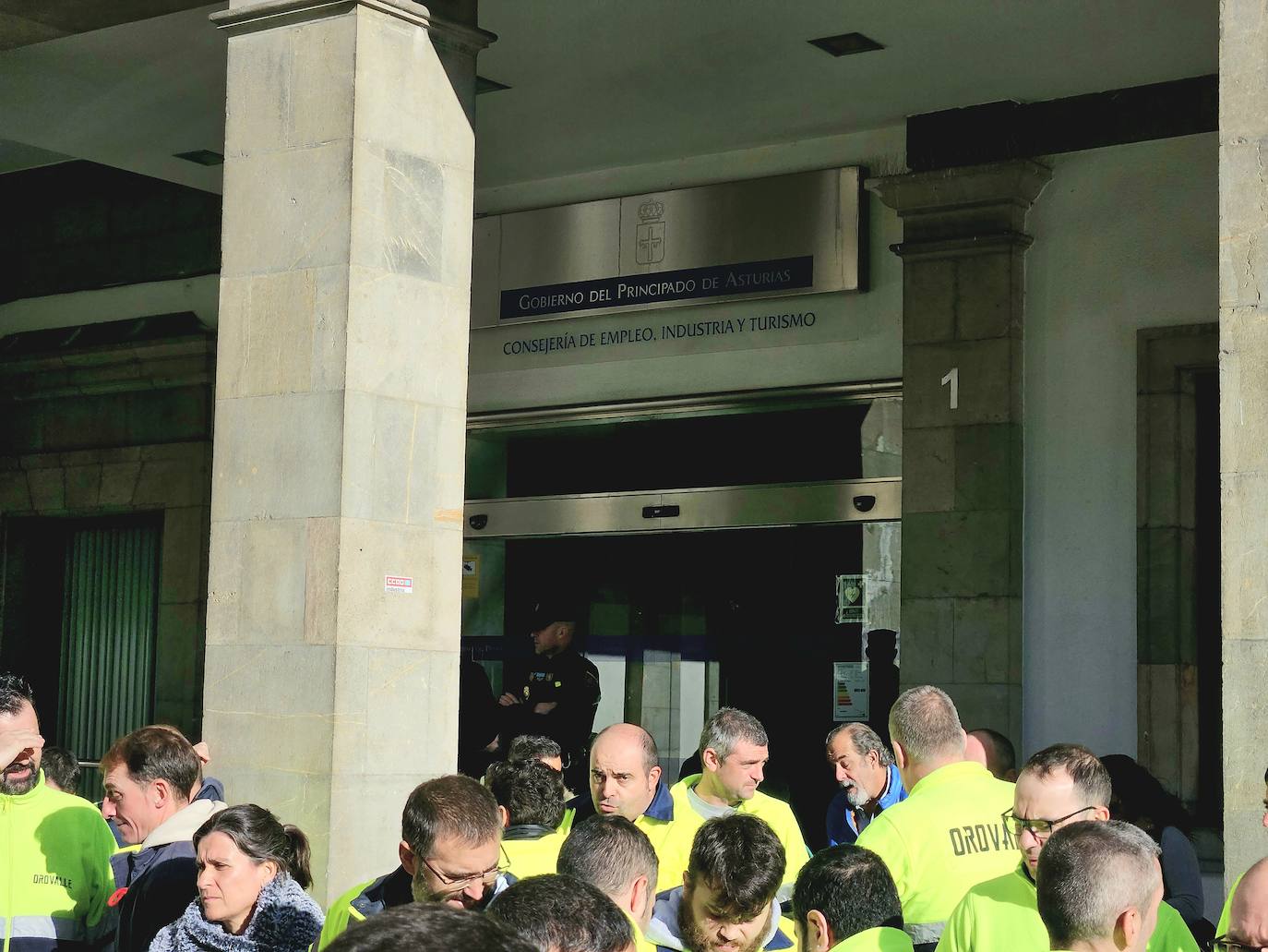 Los trabajadores de Orovalle protestan en Oviedo: «No vamos a vender nuestros derechos»