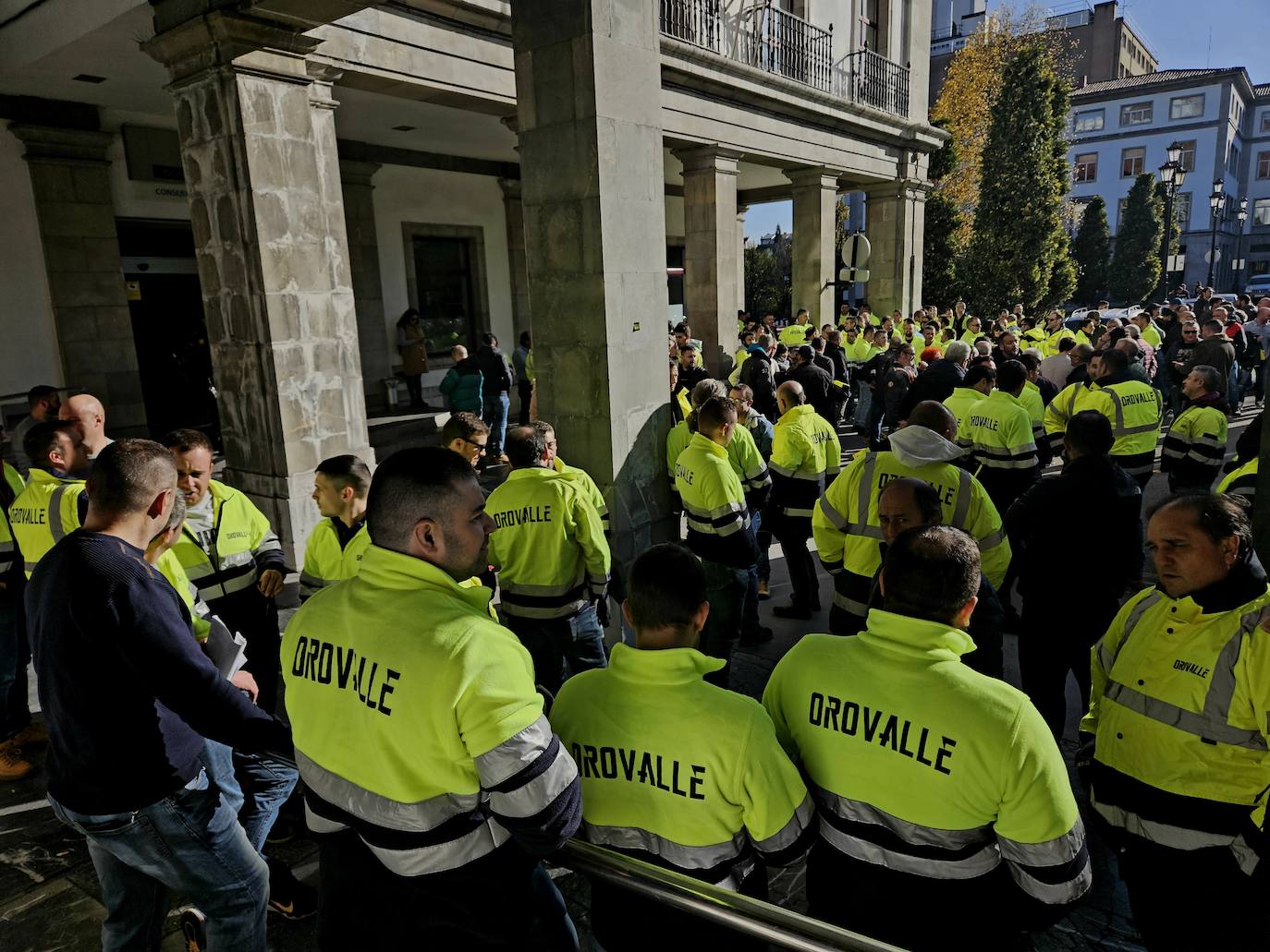 Los trabajadores de Orovalle protestan en Oviedo: «No vamos a vender nuestros derechos»