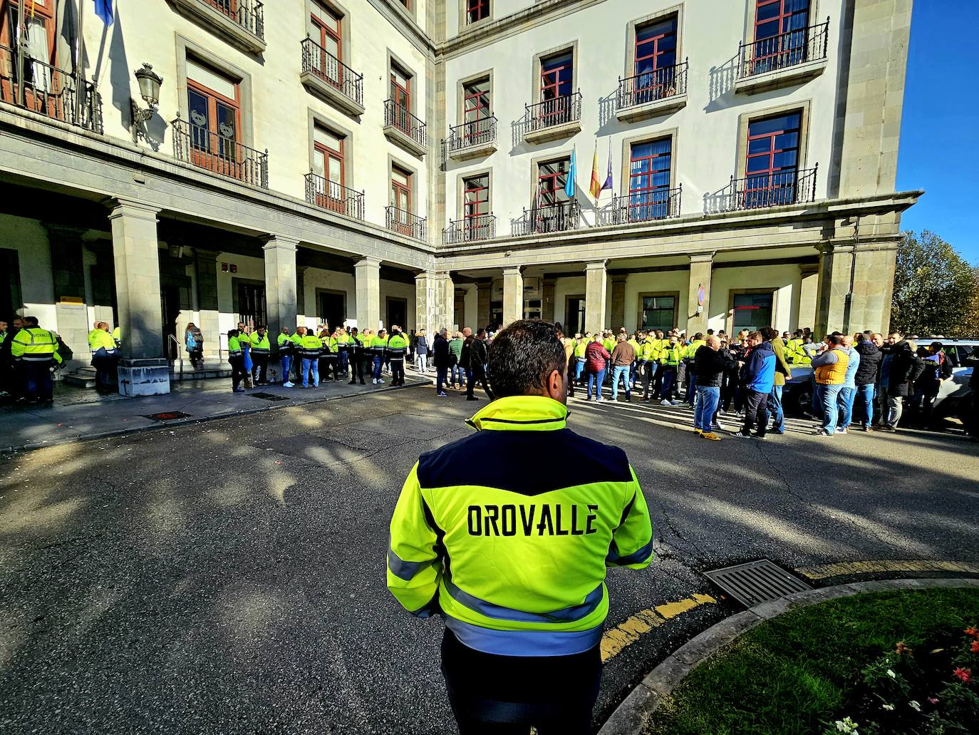 Los trabajadores de Orovalle protestan en Oviedo: «No vamos a vender nuestros derechos»