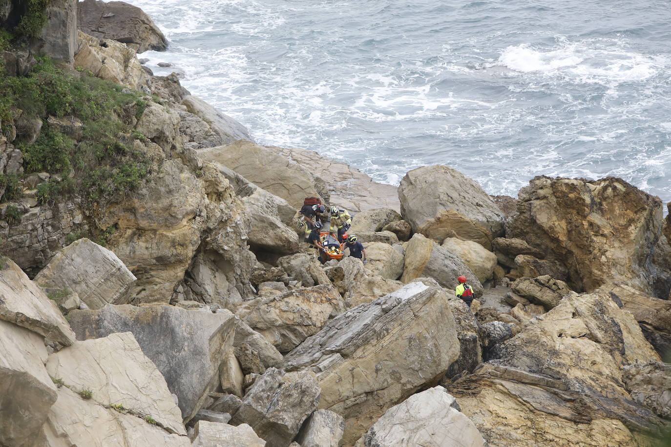 Complicado rescate en el Cerro de Santa Catalina