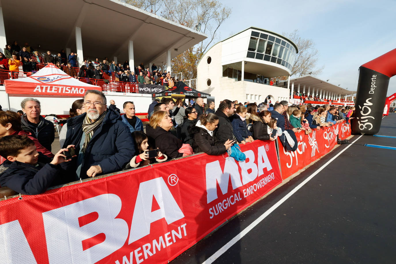 Más de 500 niños llenan el Cross Villa de Gijón