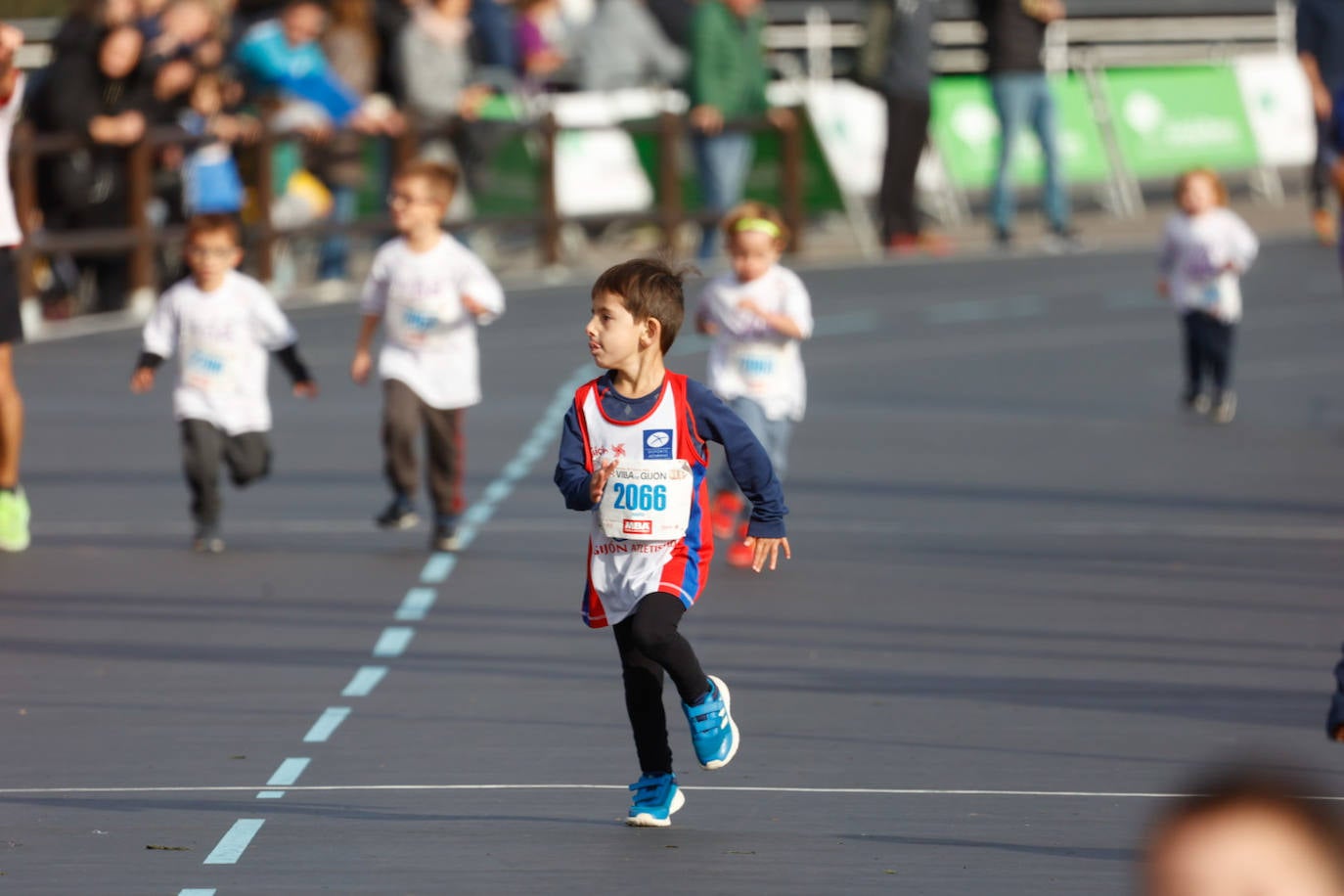 Más de 500 niños llenan el Cross Villa de Gijón