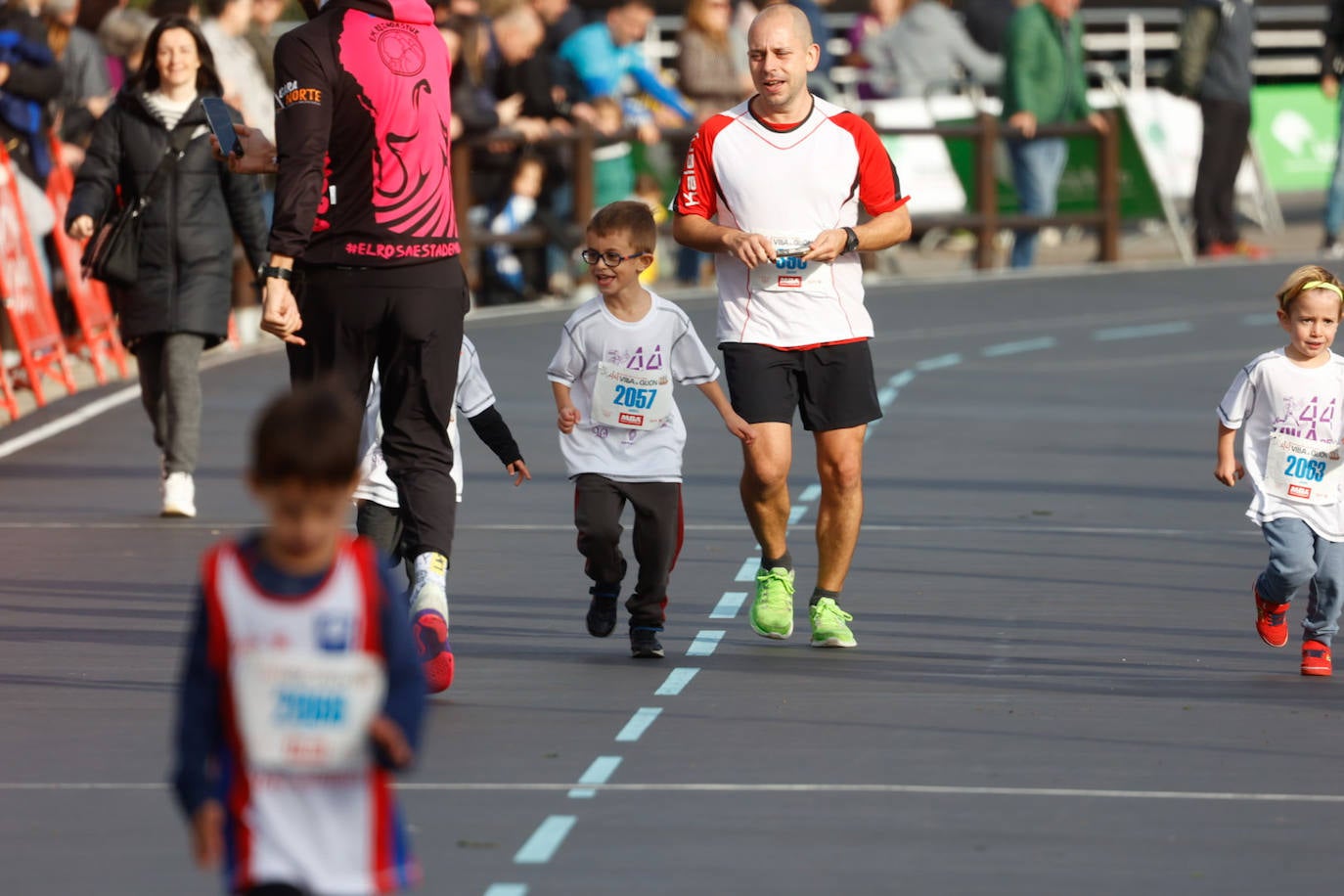 Más de 500 niños llenan el Cross Villa de Gijón