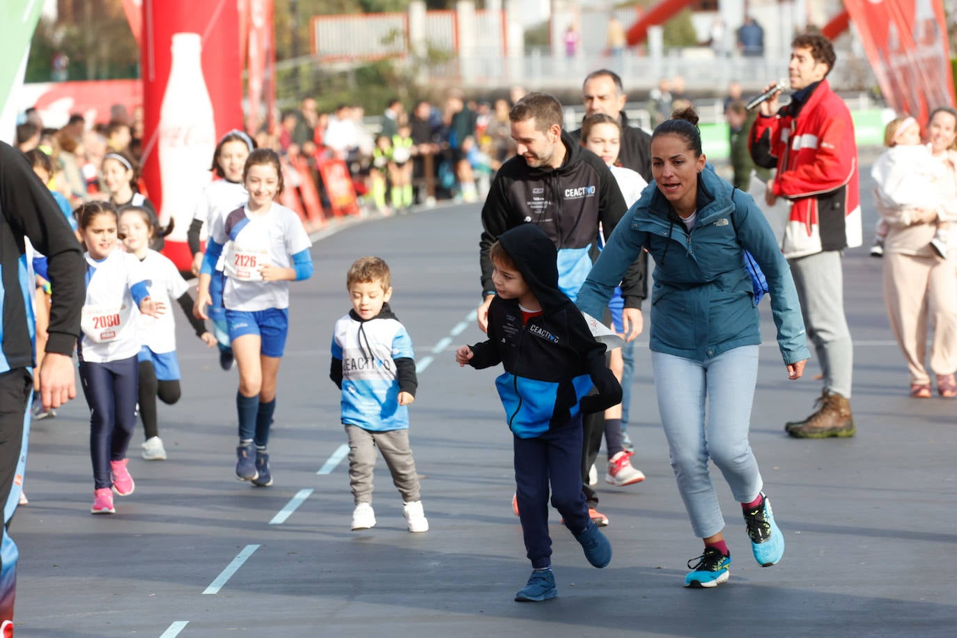 Más de 500 niños llenan el Cross Villa de Gijón