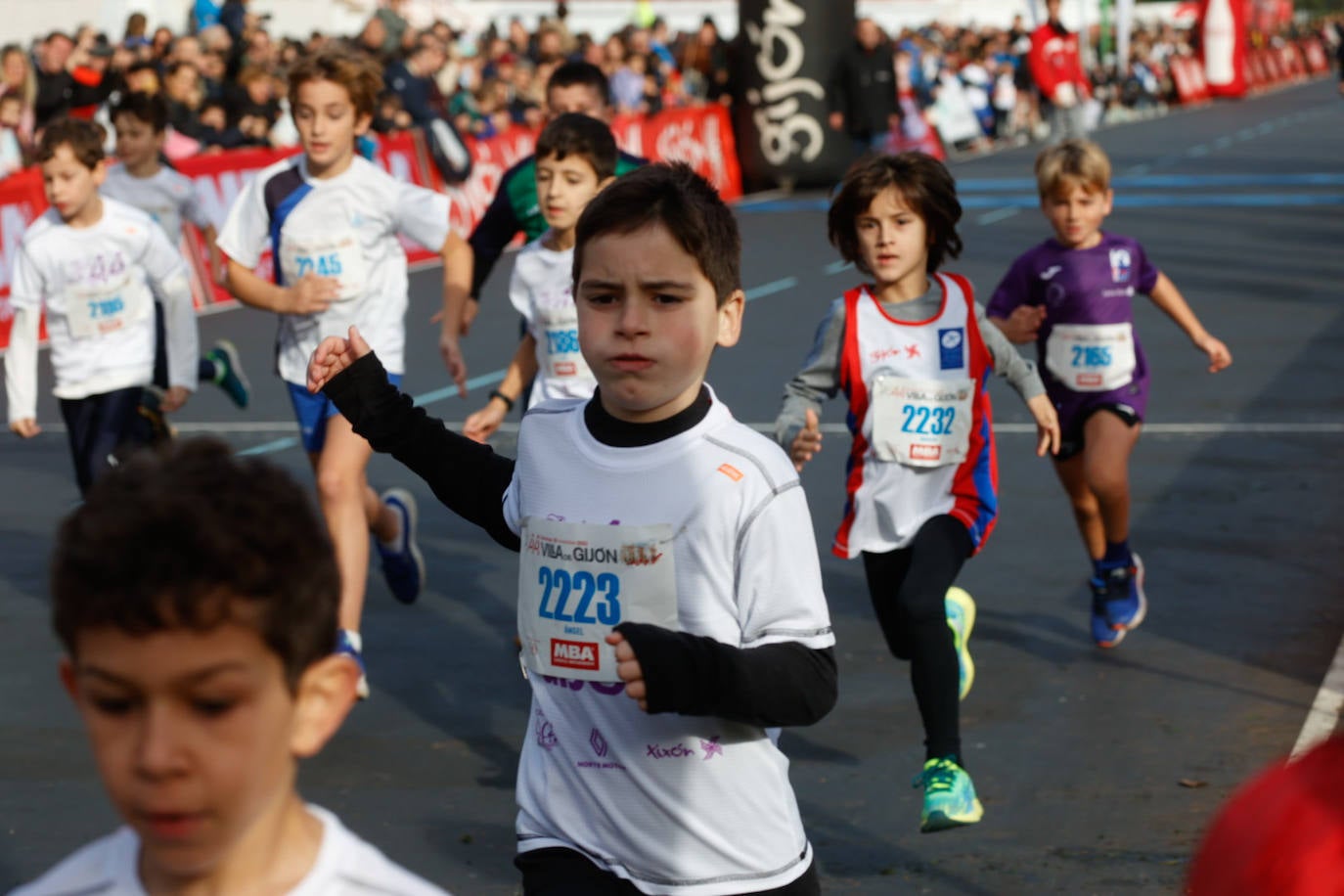 Más de 500 niños llenan el Cross Villa de Gijón