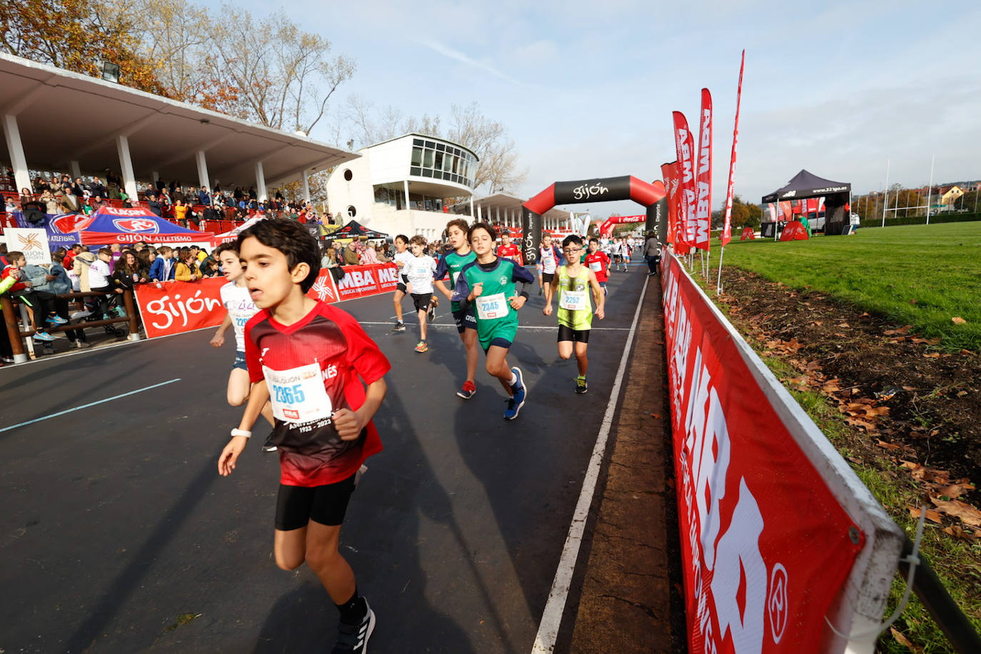 Más de 500 niños llenan el Cross Villa de Gijón