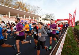 Más de 1.000 corredores se dan cita en el Cross Villa de Gijón