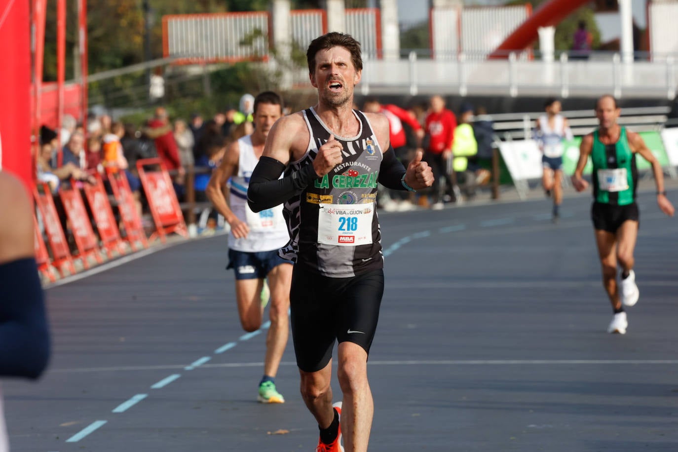 Más de 1.000 corredores se dan cita en el Cross Villa de Gijón